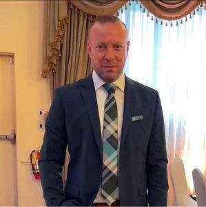 Meet your Posher, Fadi